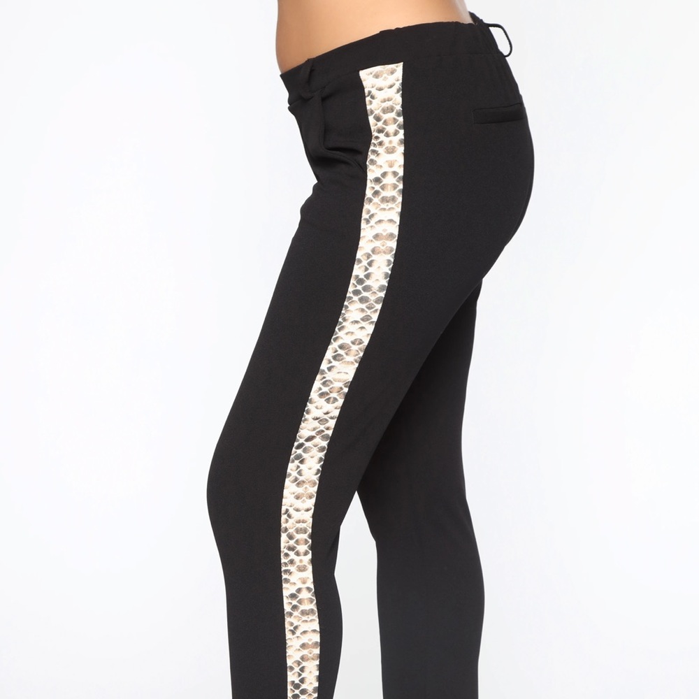 BLACK TROUSERS WITH SNAKE SKIN PATTERN STRIPE